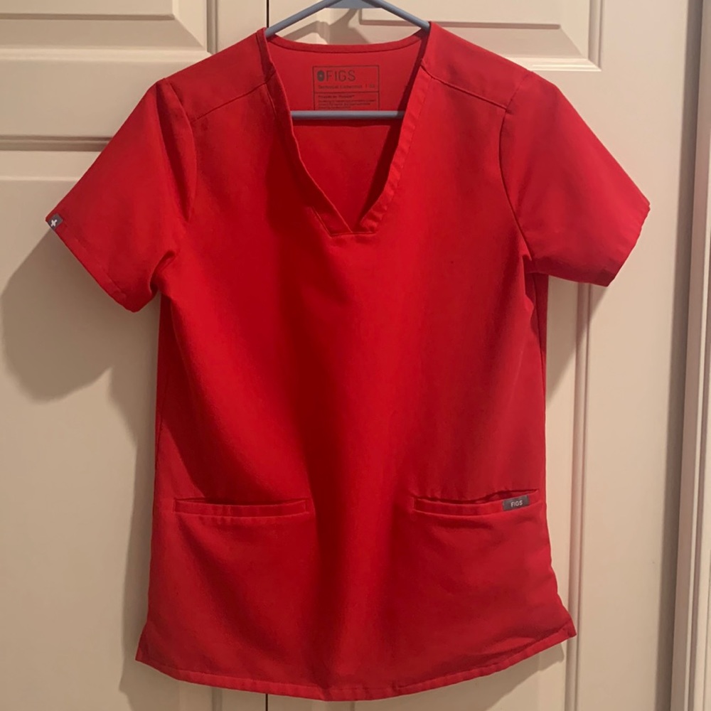 FIGS pop red scrub top XS EUC